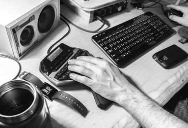 讲解一下“微信斗牛房卡在哪里可以买”房卡怎么买教程